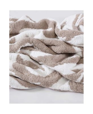 Casablanca Throw, 52" x 75"