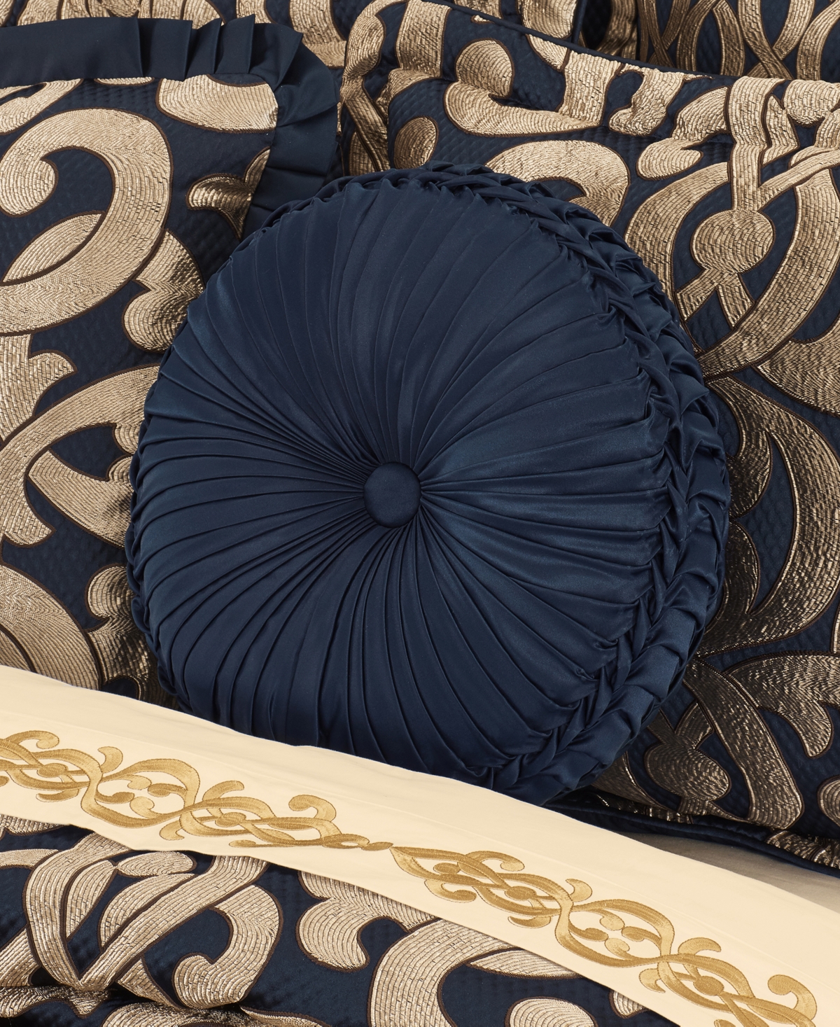 J Queen New York Biagio Tufted Round Decorative Throw Pillow,