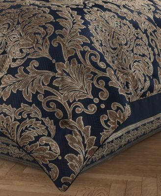 J Queen New York 4 Piece Comforter Set, California King