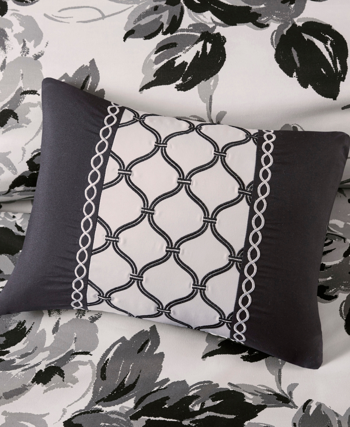 Intelligent Design Dorsey Floral 4-pc. Comforter Set, Twin/twin Xl In Black,white
