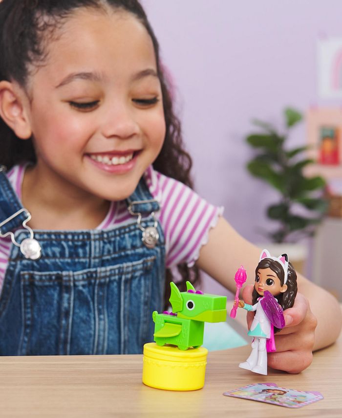 Gabby's Dollhouse Dreamworks, Knight Gabby Toy Figure Set with Surprise