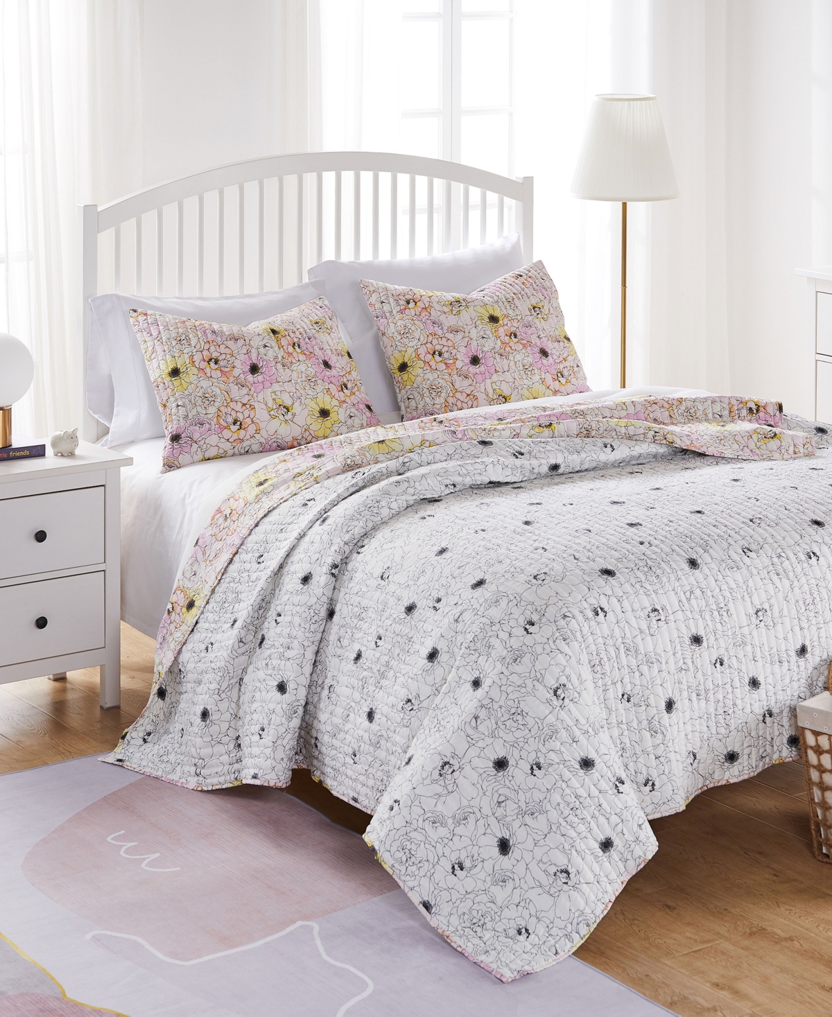 Shop Greenland Home Fashions Misty Bloom Floral Reversible 3 Piece Quilt Set, Full/queen In Pink