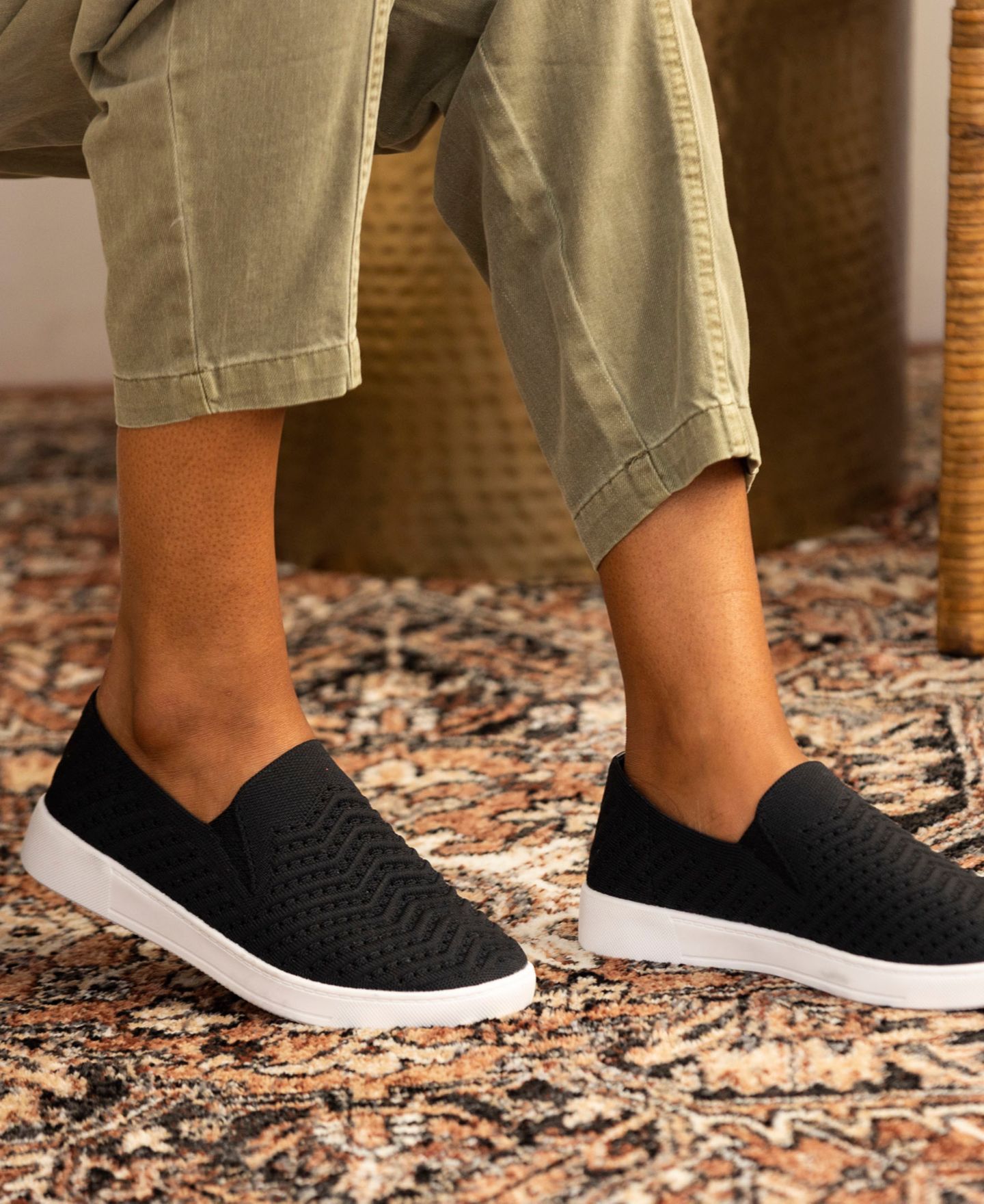 Женские кроссовки White Mountain Courage Slip On, цвет: Чёрный — фото 7