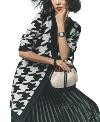 Tapered Medium Hoop Earrings 