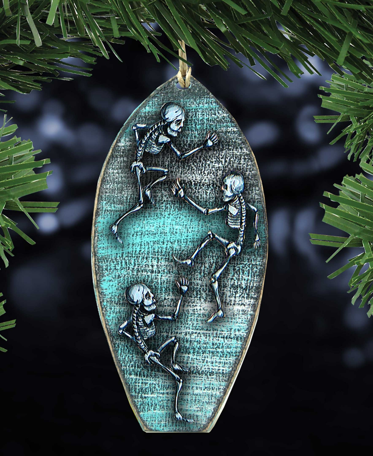 Designocracy Holiday Wooden Ornaments Halloween Skeletons Surfboard Home Decor Set Of 2 G. Debrekht In Multi Color