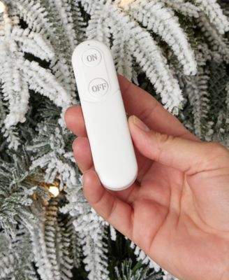 Dandan Flocked Pine 7.5' Flocked PE Mixed PVC Tree with Metal Base, 3936 Tips, 2200 Lights, EZ-Connect, Remote, Storage Bag