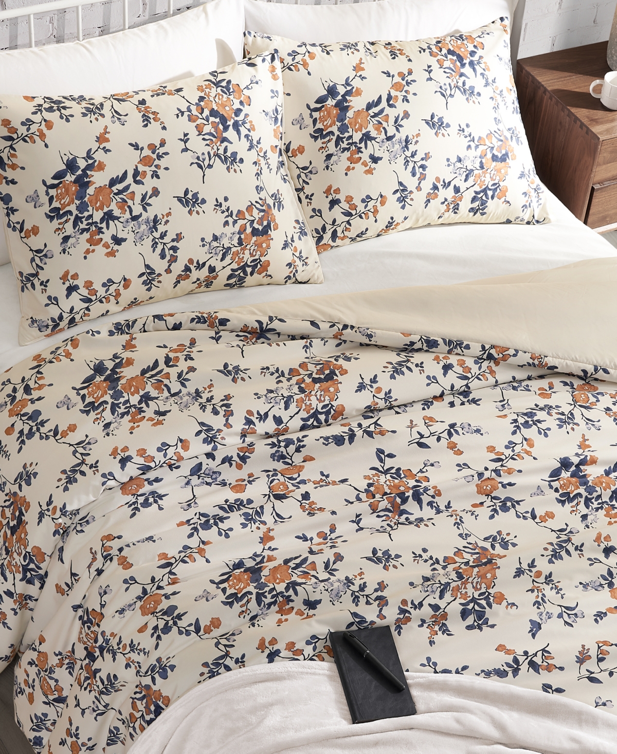 Lucky Brand Garden Bouquet Reversible Microfiber 3-Pc. Duvet Cover Set
