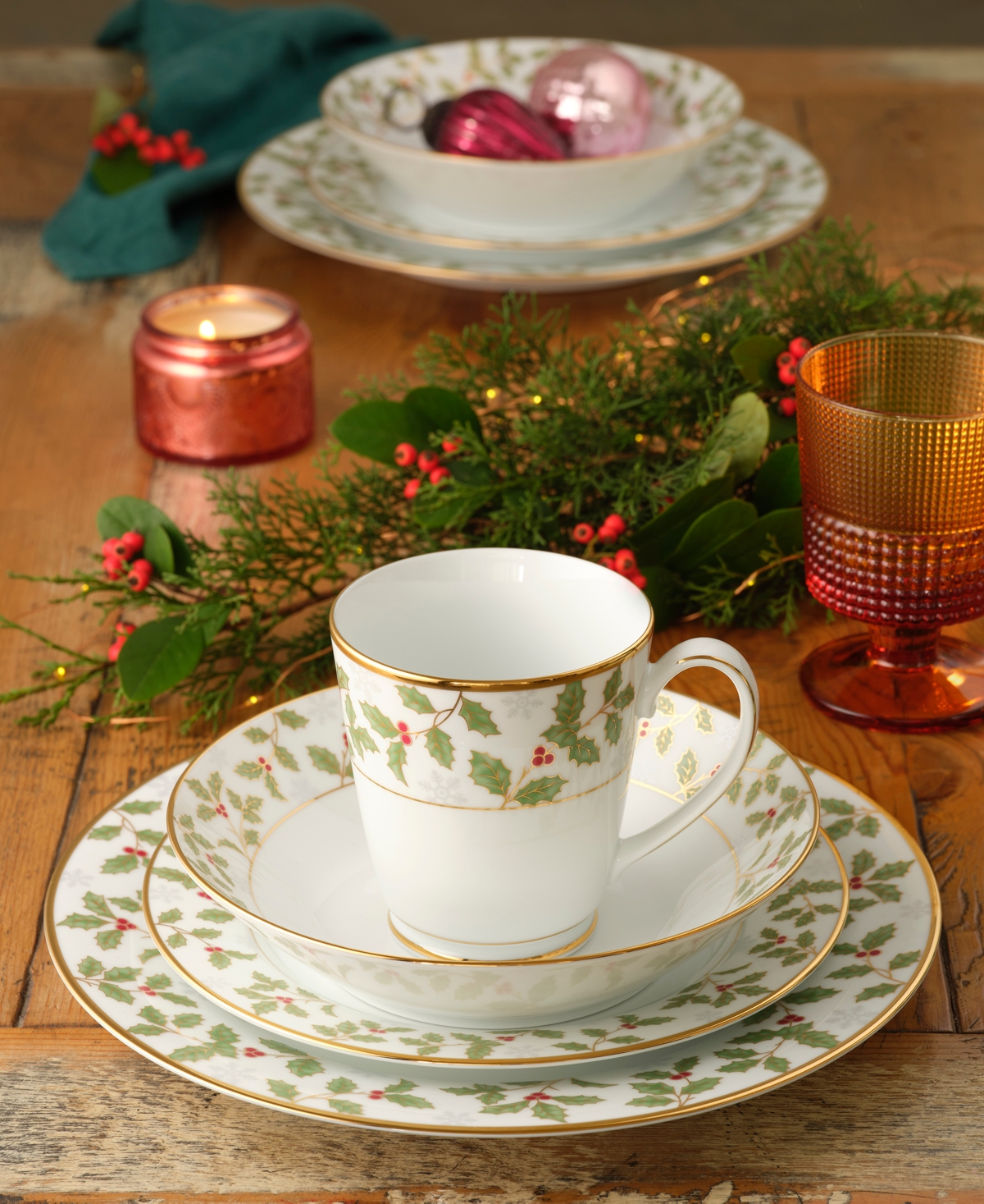 Noritake Holly Berry 7.5" 12 oz Soup Bowl, Set Of 4 In Multi