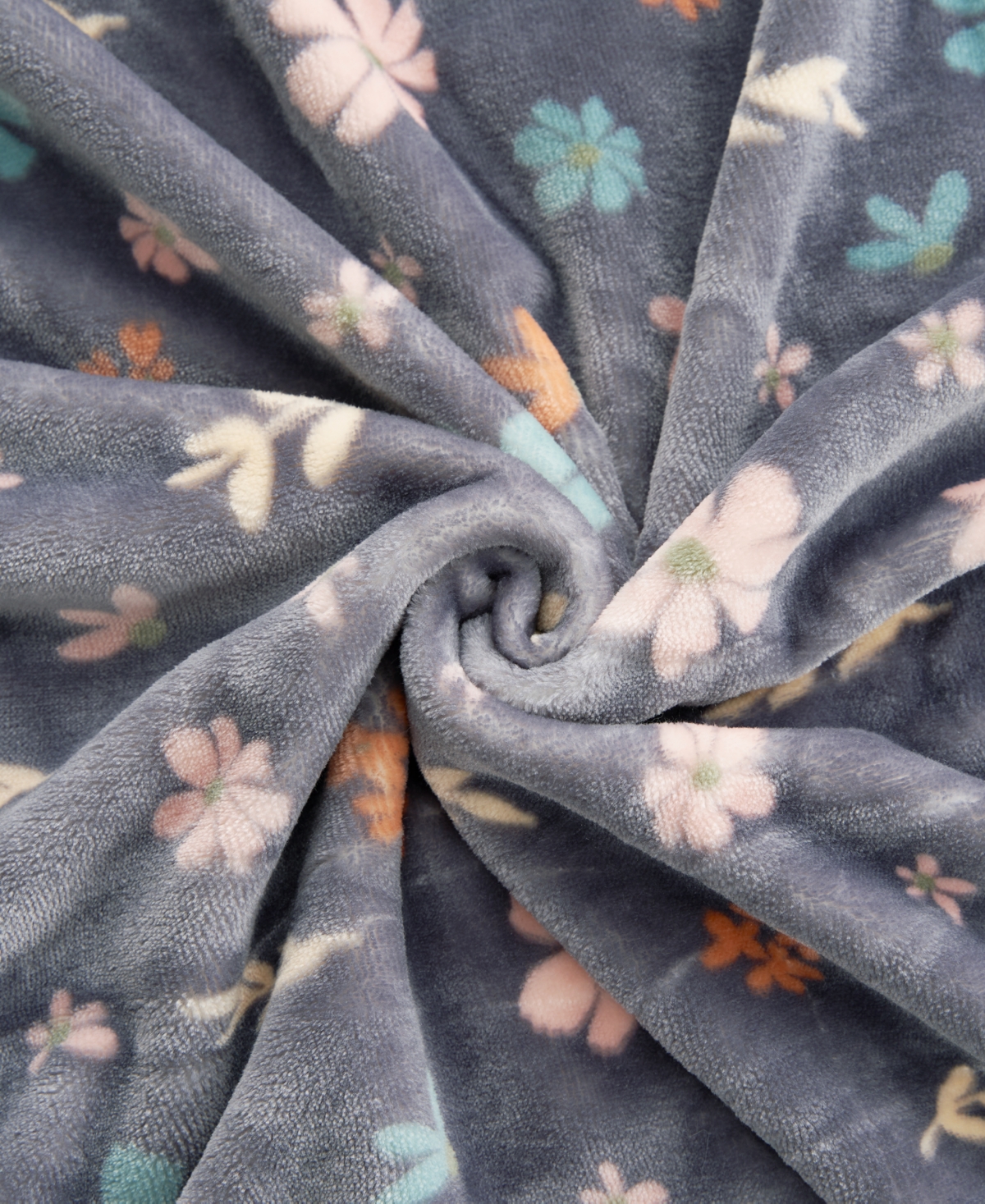 Lucky Brand Floral Tossed Blooms Plush Throw, 50" X 70" In Gray