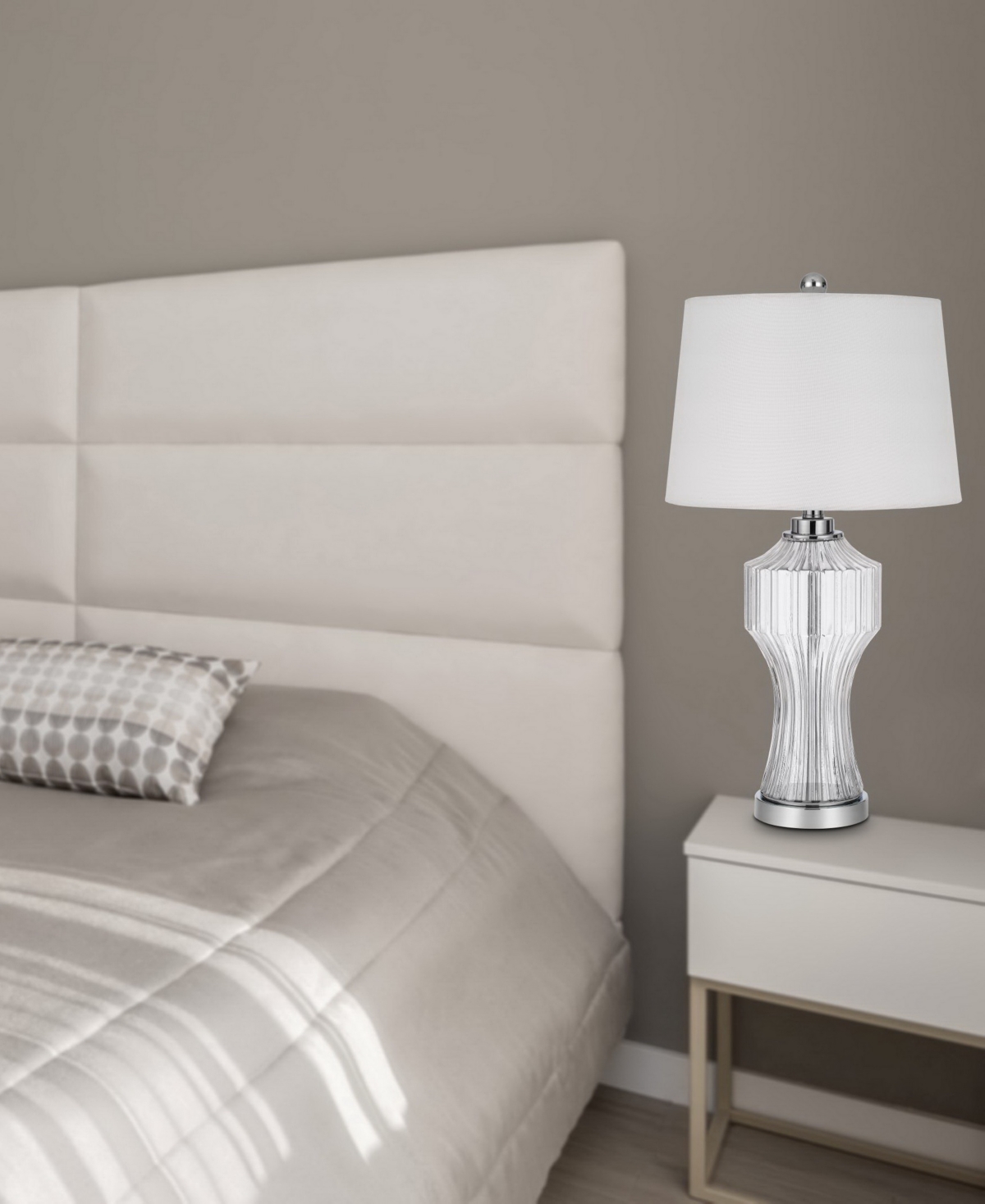 Cal Lighting 26" Height Table Lamp In Clear Glass