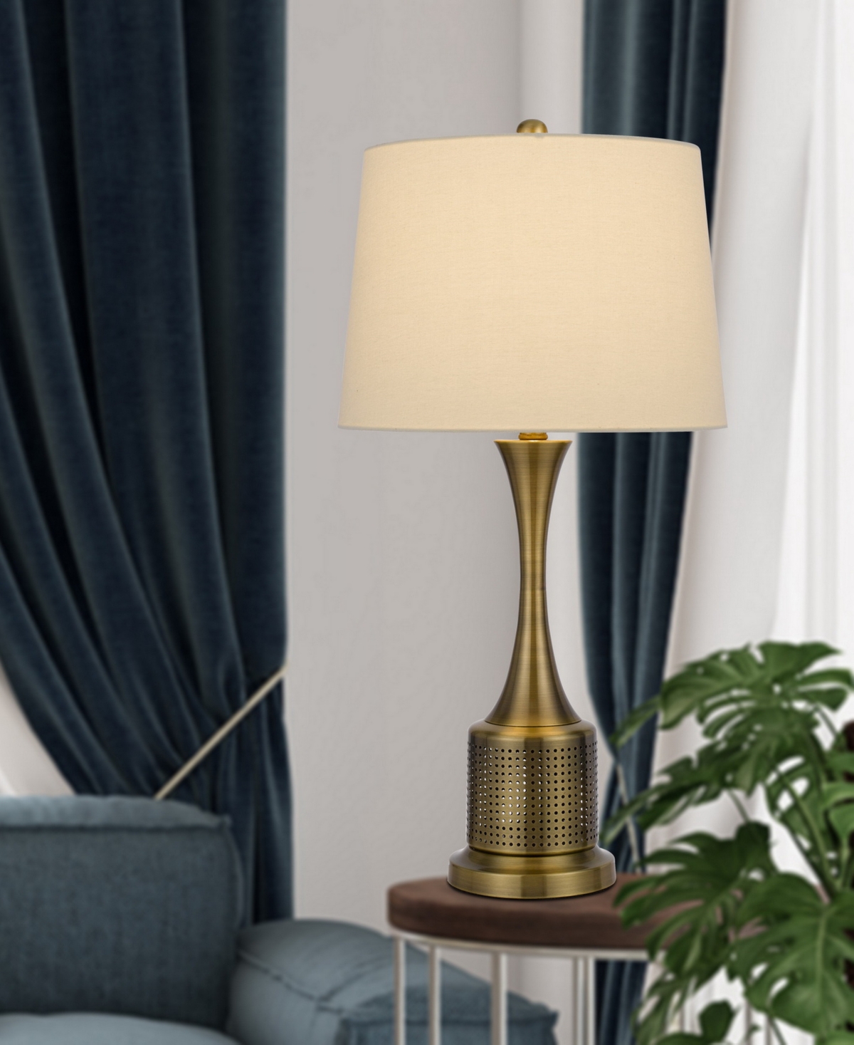 Cal Lighting 27.5" Height Metal Table Lamp Set In Antique Brass