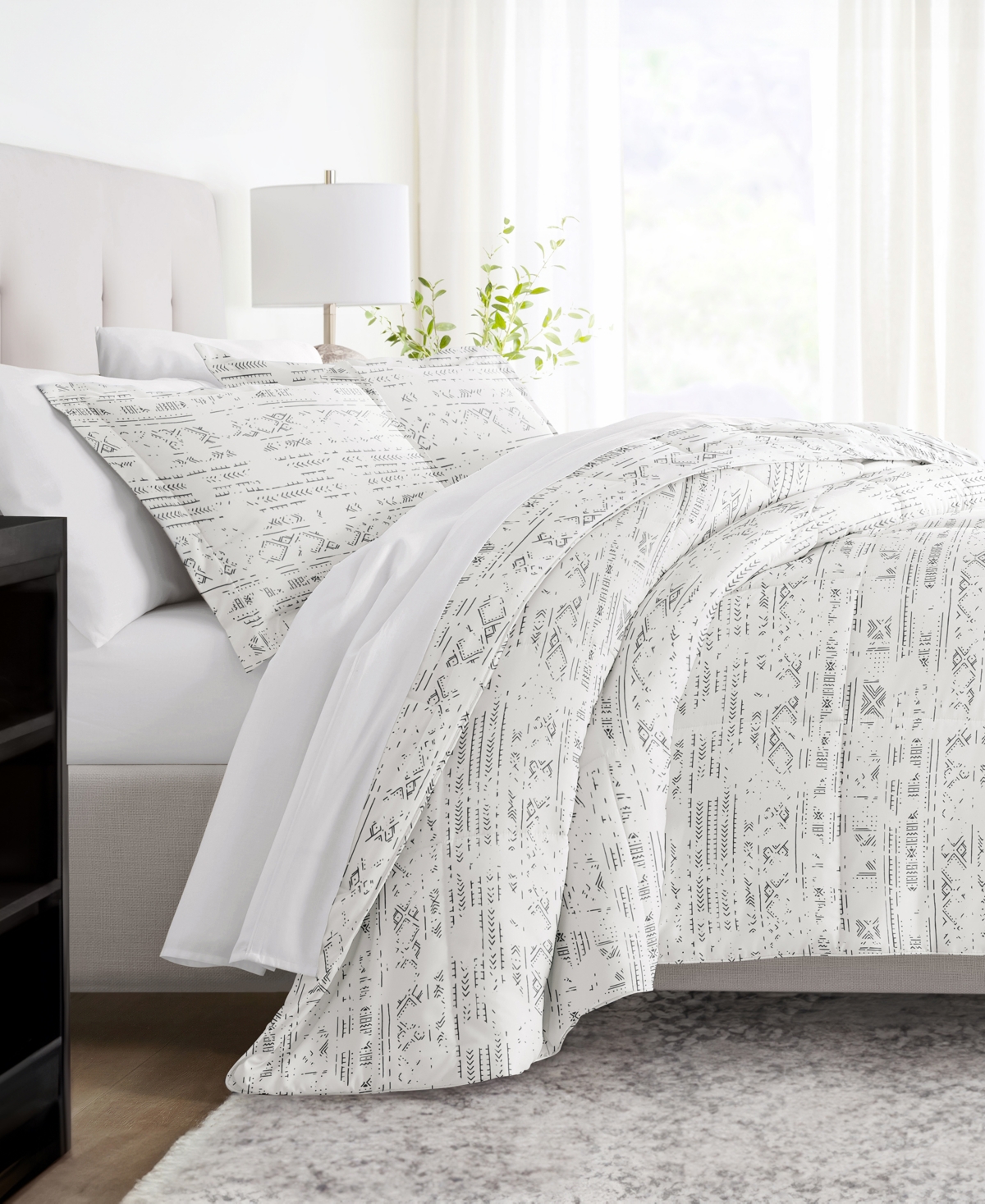 Home Collection 3 Piece Premium Ultra Soft Distressed Field Comforter Set,