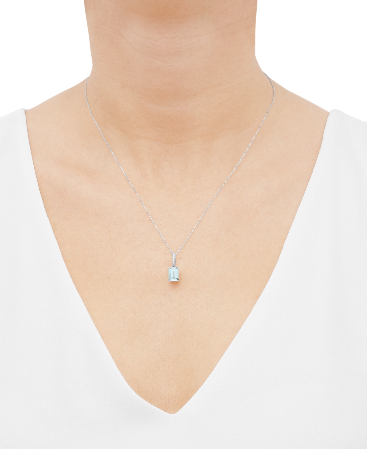 (1-3/8 ct. t.w.) & Diamond Accent 18