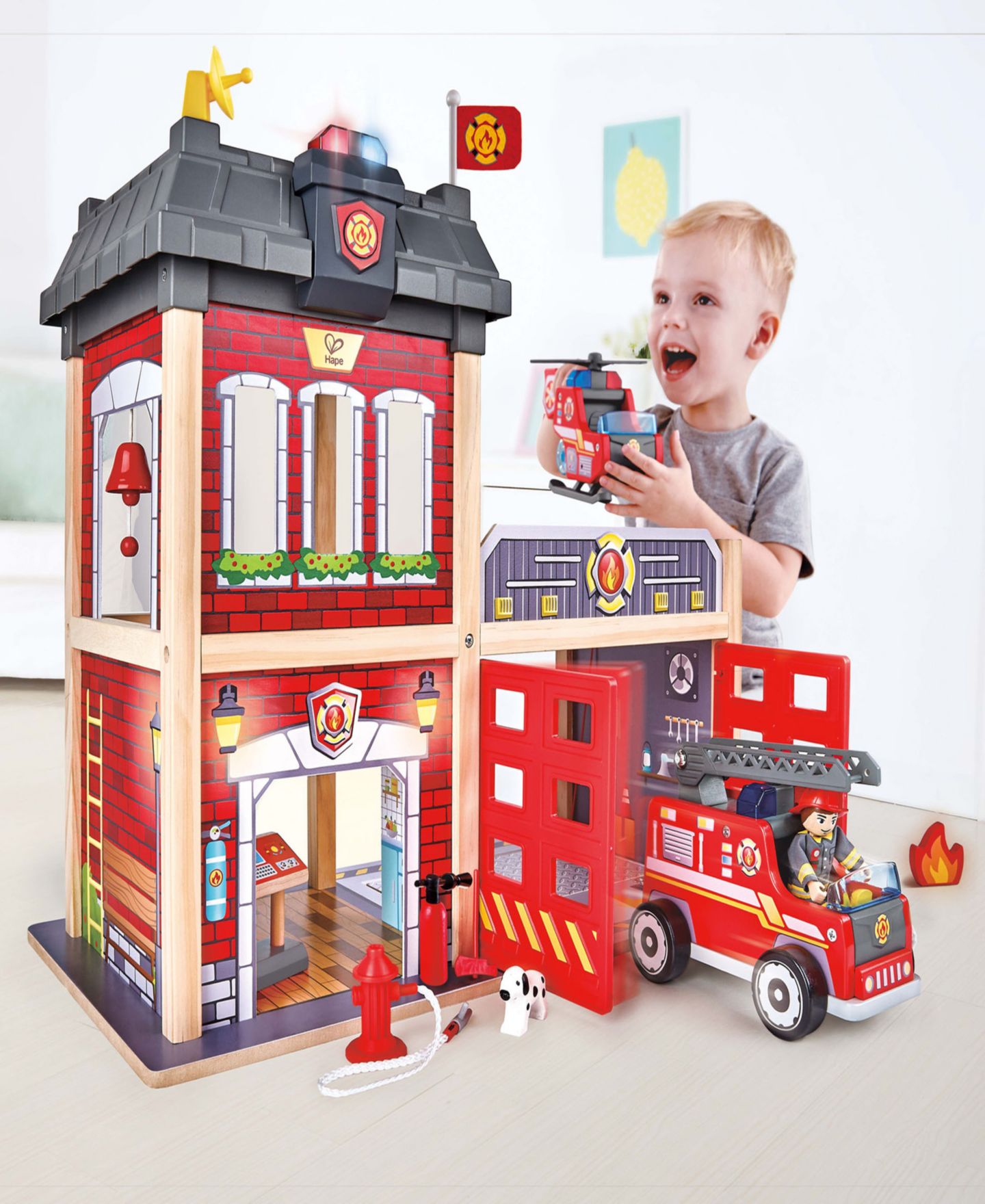 Детская игрушка Hape Tri-level Wooden Fire Station — фото 5