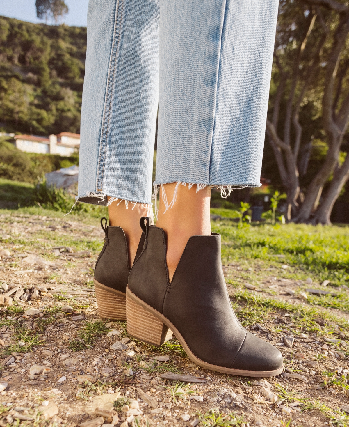 Toms Women's Everly Cutout Block Heel Booties