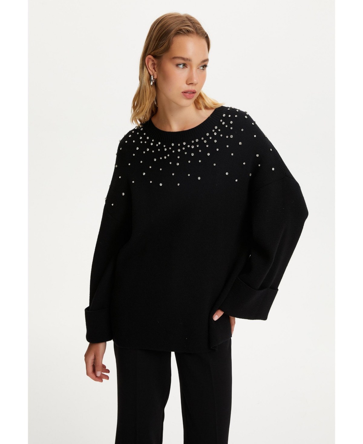 NOCTURNE WOMEN'S CRYSTAL STONE DETAILED KNIT SWEATER