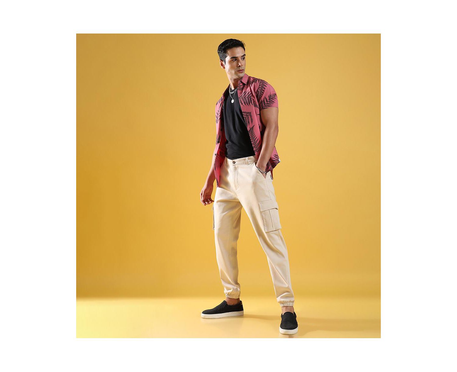 Men's Beige Cuffed Hem Cargo Trousers