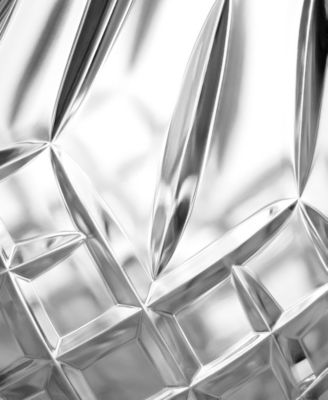 Lismore Pitcher 57.5 oz