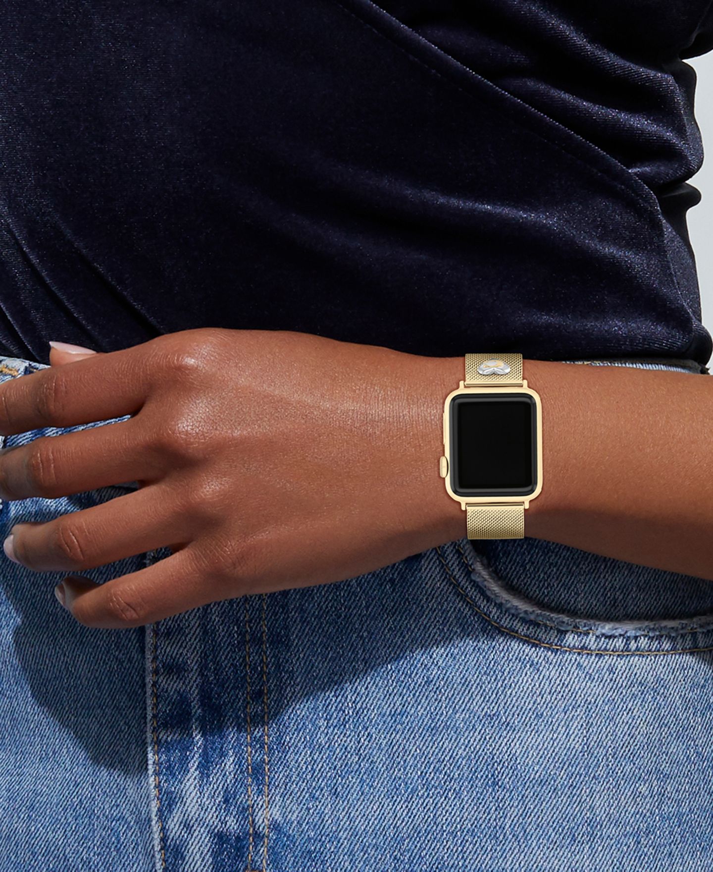 Сетчатый браслет Coach из нержавеющей стали золотистого цвета для Apple Watch 38/40/41 мм — фото 5