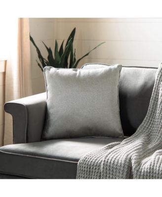 Raelyn 18" x 18" Pillow