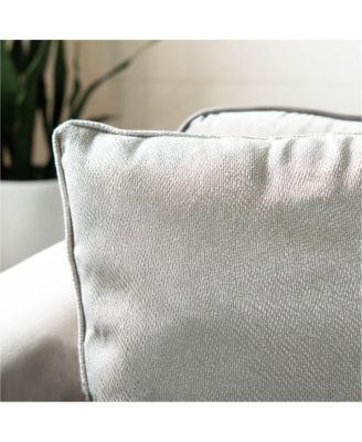 Raelyn 18" x 18" Pillow