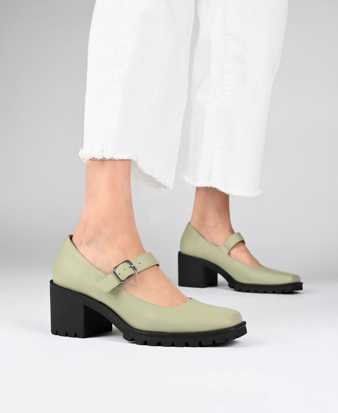 Женские туфли Journee Collection Gladys Lug Sole Mary Jane, цвет: Чёрный — фото 6