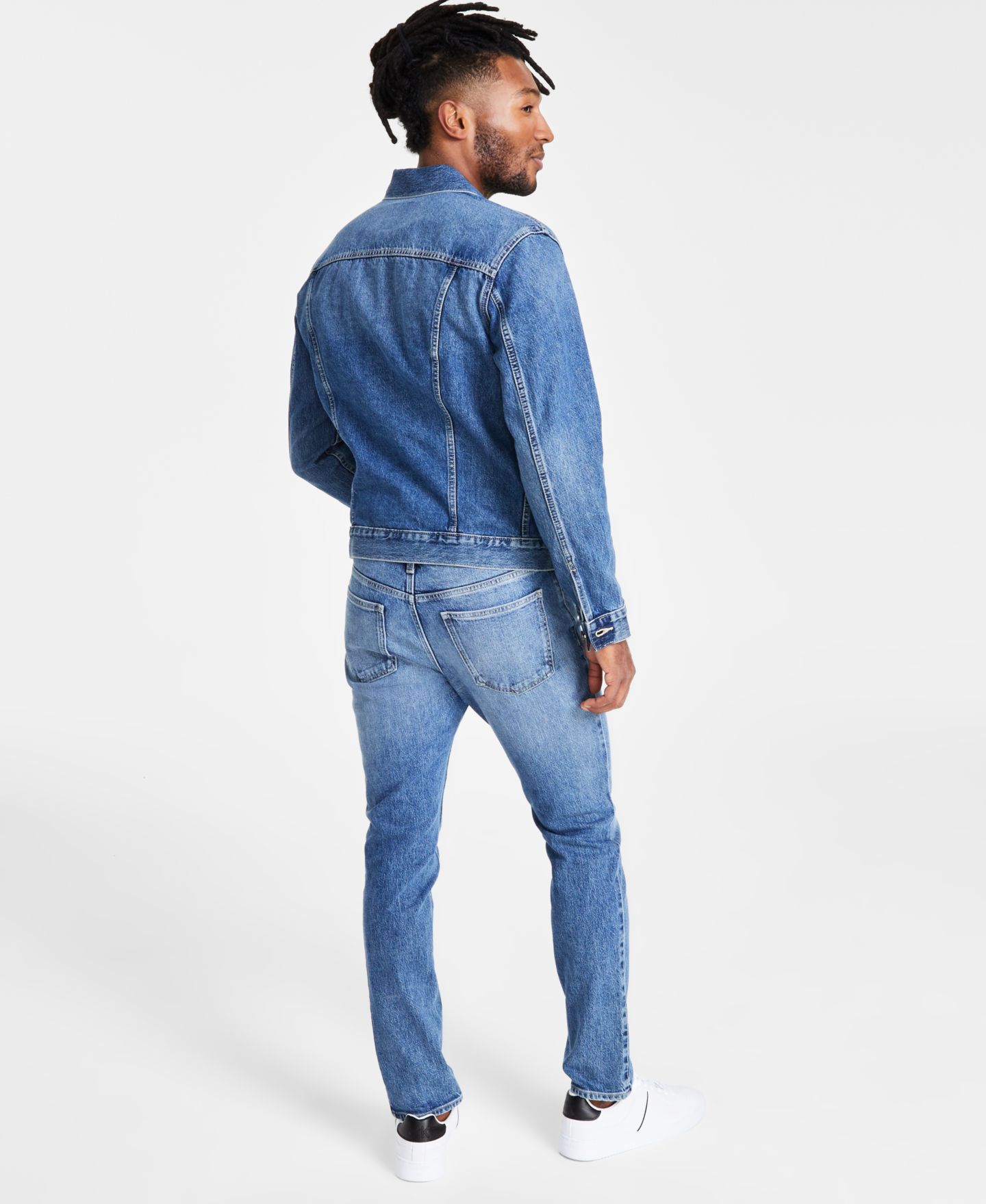 Мужские комплекты Calvin Klein Trucker Jacket, Logo Crewneck T-Shirt & Slim-Fit Stretch Jeans, цвет: Синий, вариант 1 — фото 2