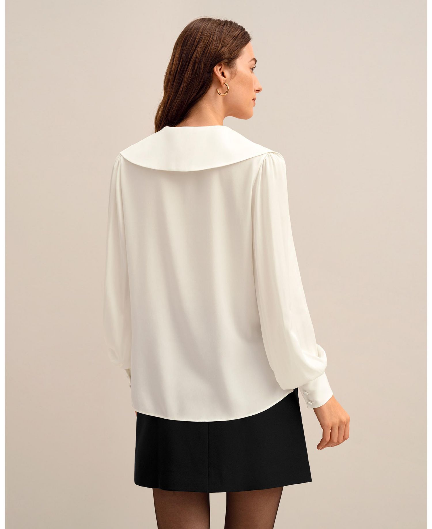 Women's The Cervina V-Neck Silk Blouse