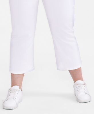 Plus Size Mid-Rise Curvy Capri Jeans