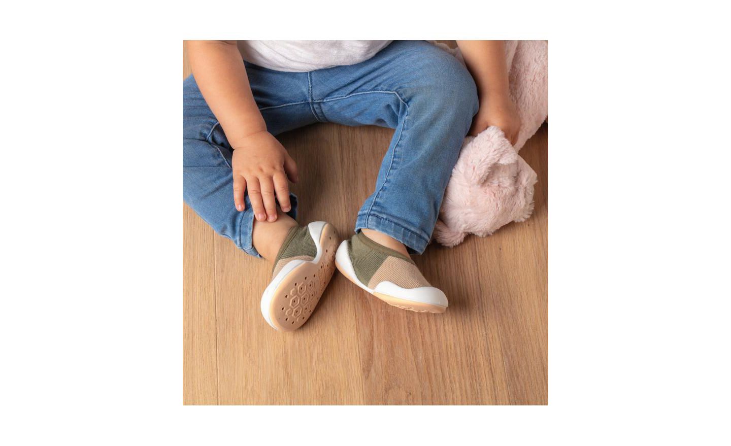 Обувь Komuello Infant Girl Boy Breathable Washable Non-Slip Sock Shoes Flat-Color Block Olive, цвет: Зелёный — фото 2