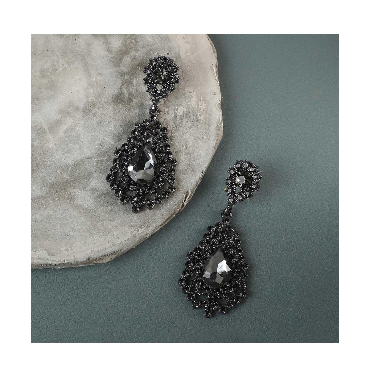 Sohi Women's Chandelier Drop Earrings