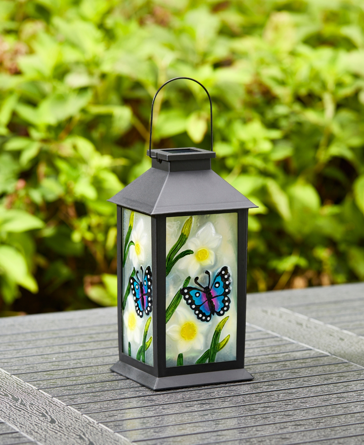 Glitzhome H Set of 2 Stylish Textured Glass with Butterfly and Flower Pattern Solar Powered Hanging Lantern