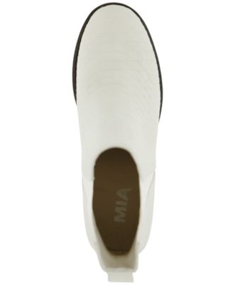 Women's Jody Lug Sole Chelsea Booties