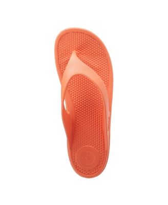 Women's Everywear&reg; Ara Thong Sandal