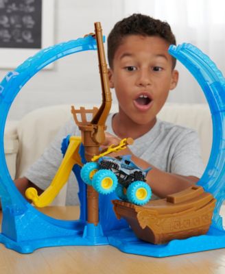 Megalodon Loop of Doom Stunt Playset with Exclusive 1:64 Scale Die-Cast Monster Truck