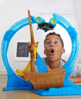 Megalodon Loop of Doom Stunt Playset with Exclusive 1:64 Scale Die-Cast Monster Truck