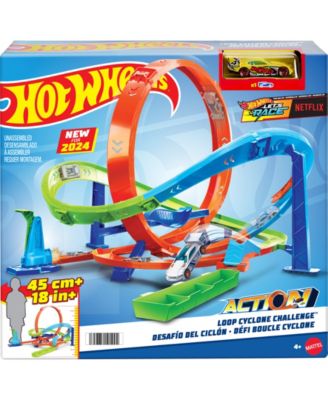 Hot Wheels Action Loop Cyclone Challenge Track Set with 1:64 Scale Toy Car, Easy Storage