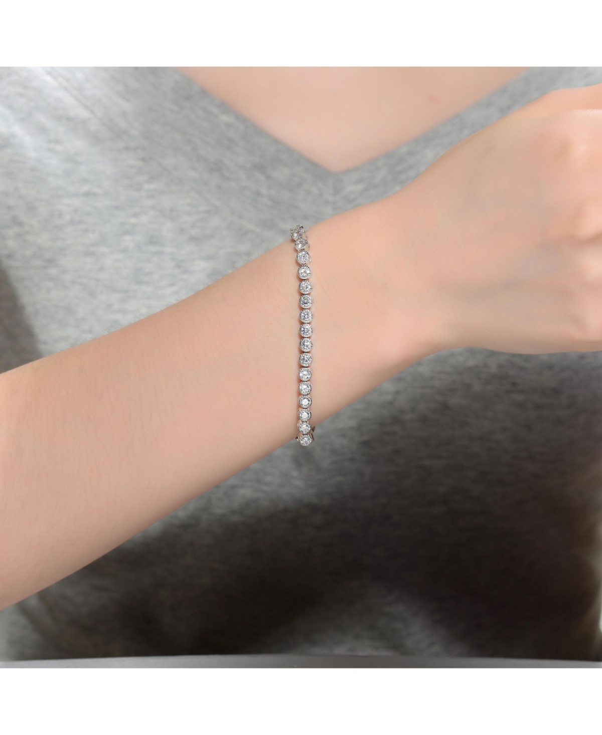 Stylish Sterlingwith White Gold Plated Clear Round Cubic Zirconia Milgrain Bezel Tennis Bracelet - Silver