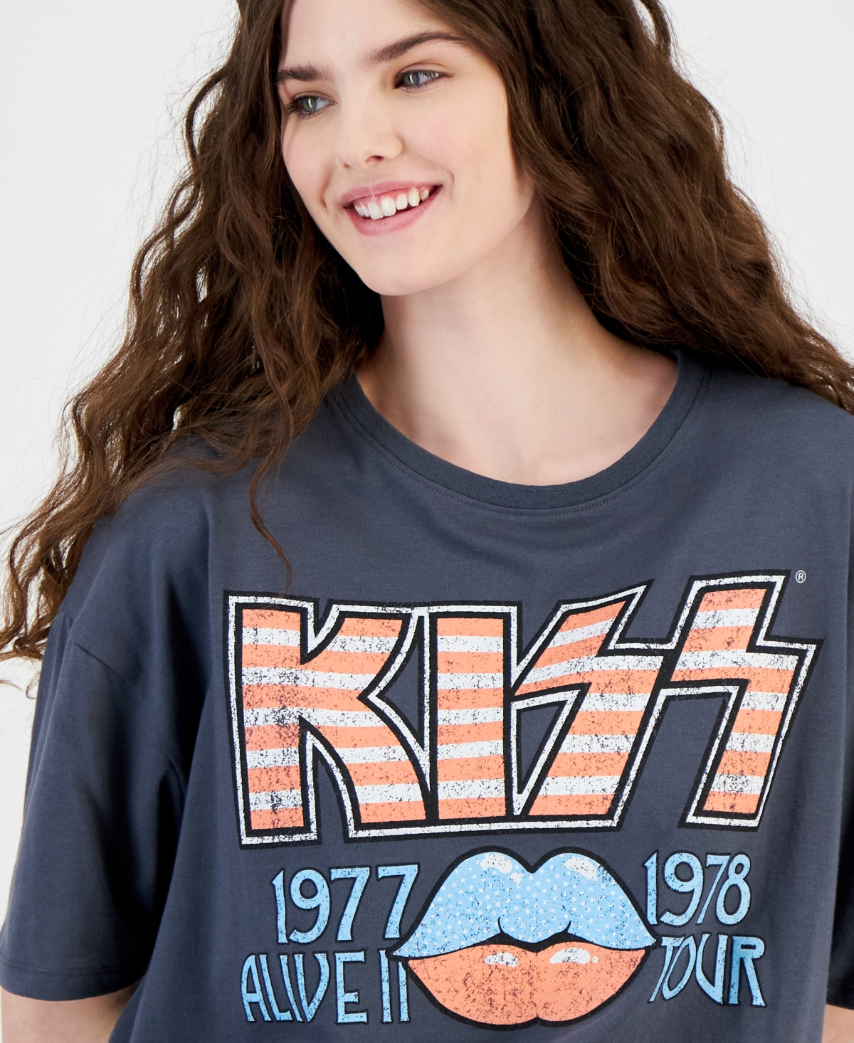 Shop Grayson Threads, The Label Juniors' Kiss Graphic T-shirt In Gray