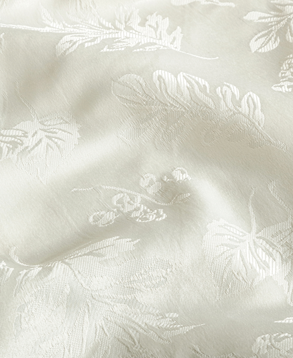 Elrene Elegant Woven Leaves Jacquard Damask Tablecloth