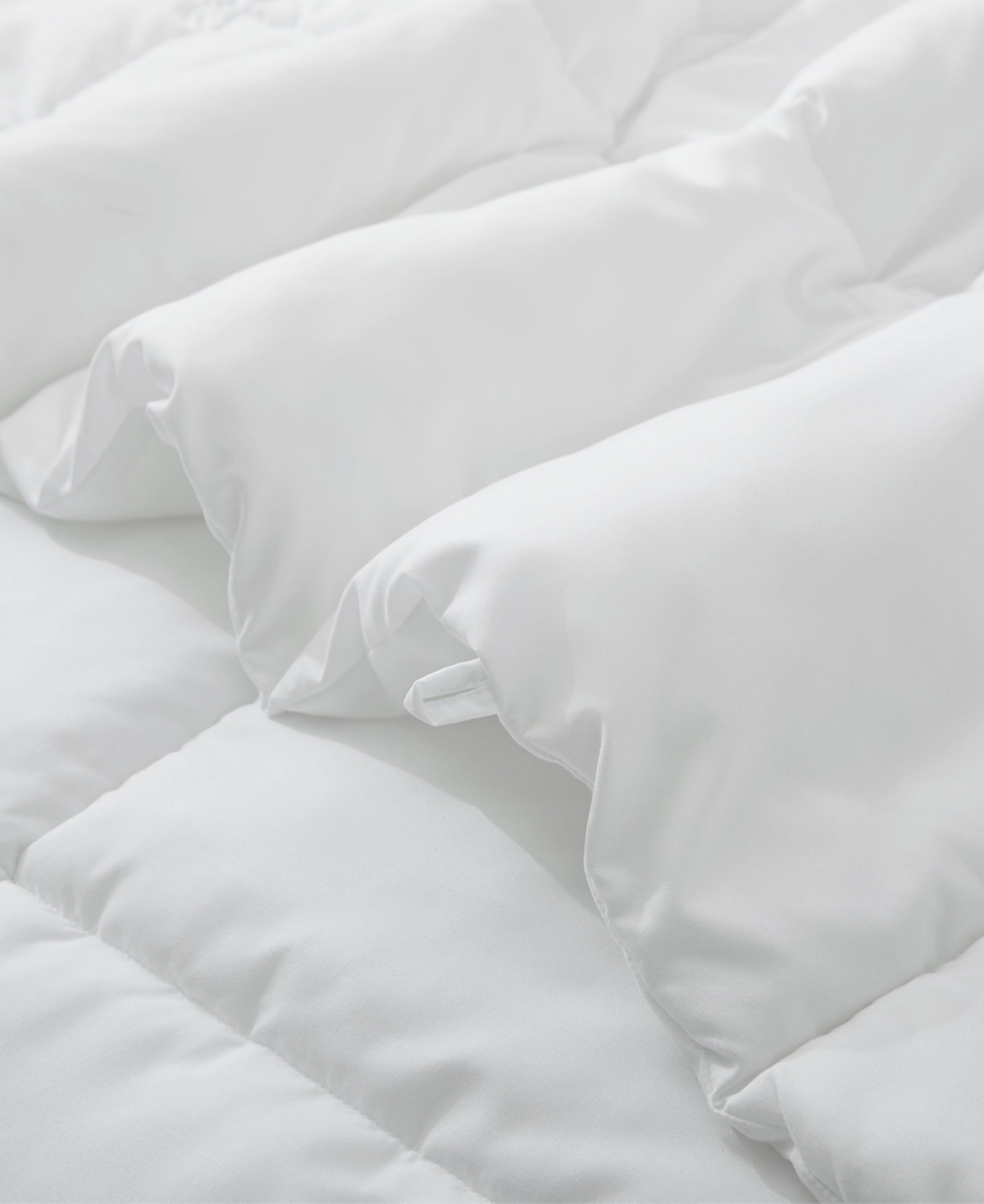 Shop Unikome Lightweight Down Alternative Comforter, Full In White