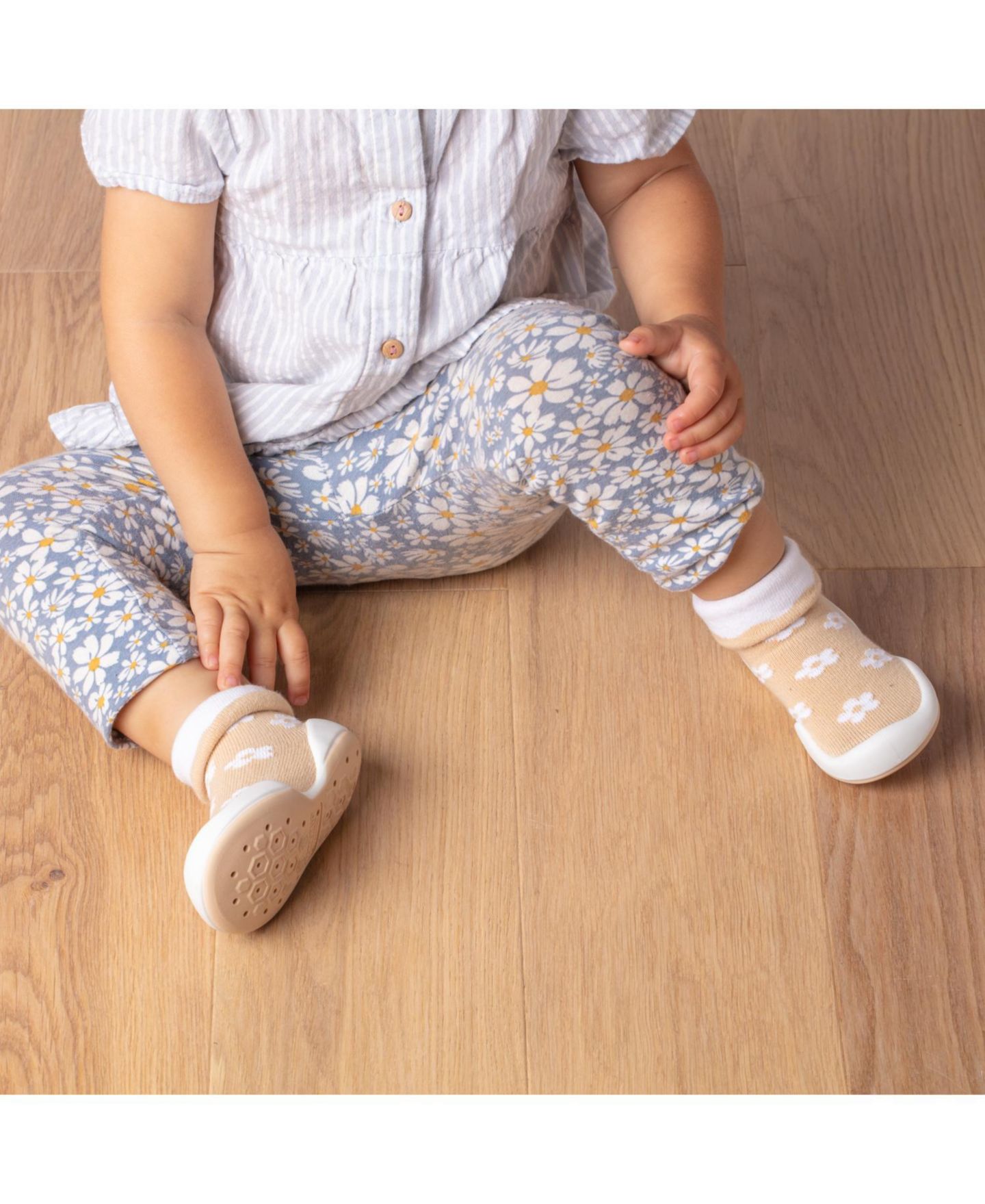 Обувь Komuello Breathable Washable Non-Slip Sock Shoes Daisies - Latte для девочек-малышей, цвет: Натуральный — фото 8