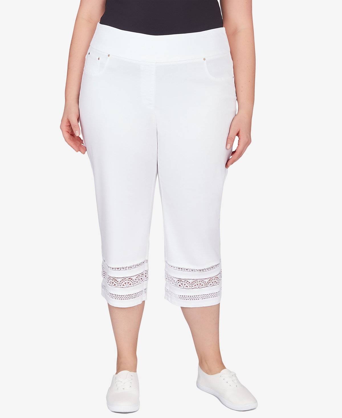 Plus Size Pull-On Decorative Hem Denim Capri Pants - White