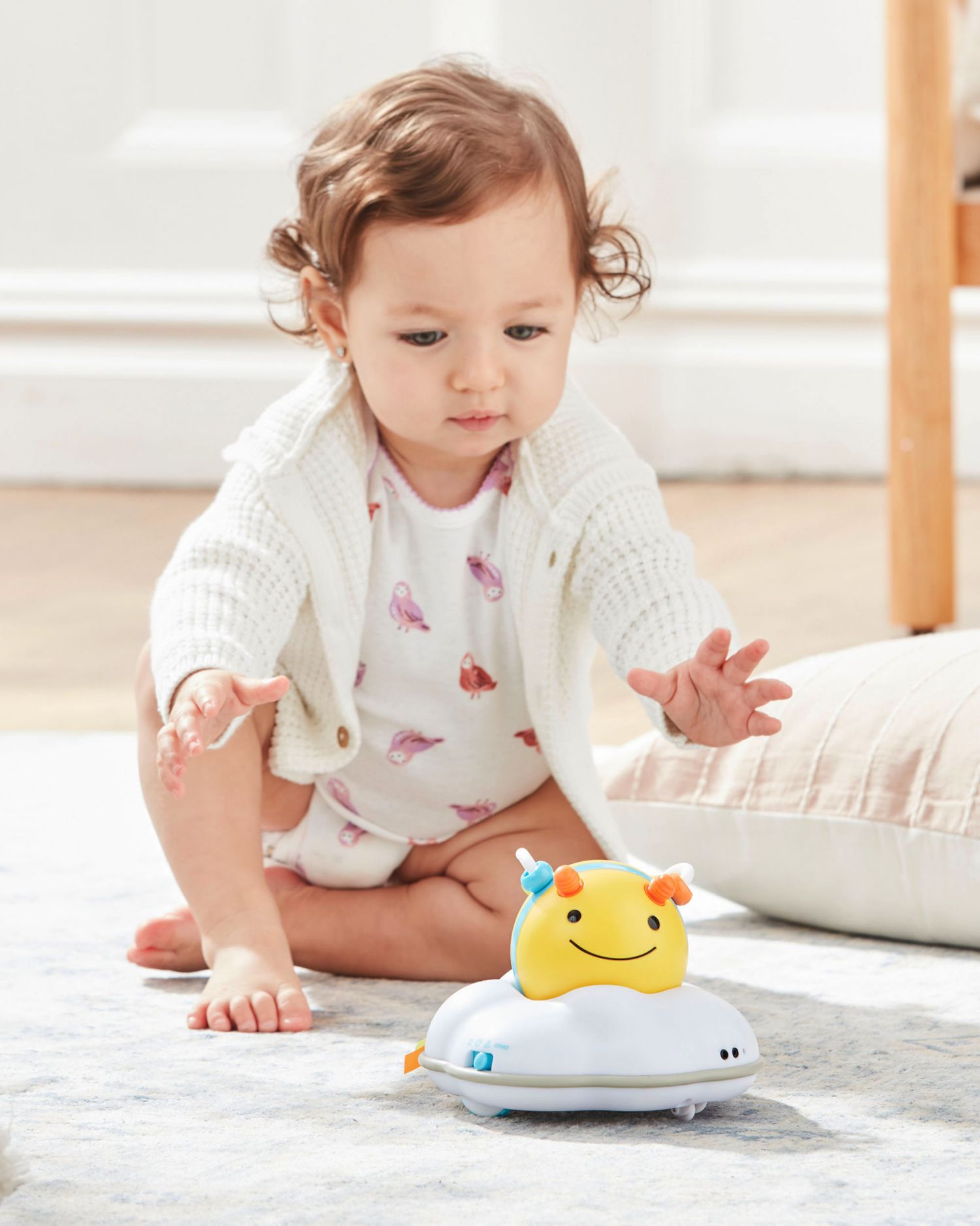 Explore & More Follow-Bee Crawl Toy