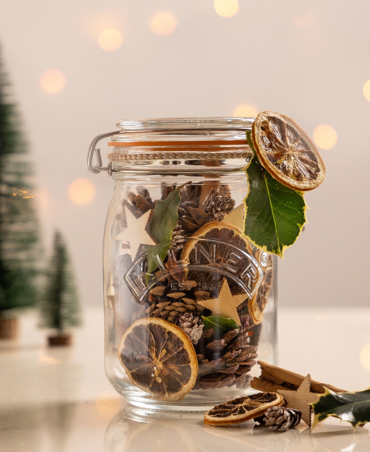 Kilner Set Of 3 Round Clip Top Jars In Clear