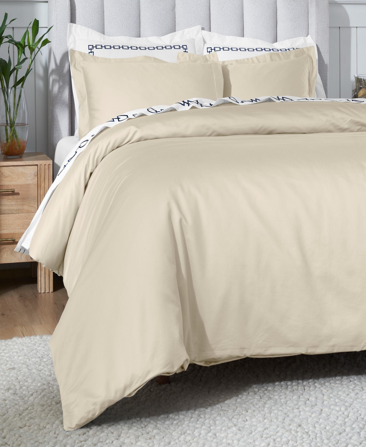 Superior Egyptian Cotton 650 Thread Count Solid Luxury Duvet Cover Set,