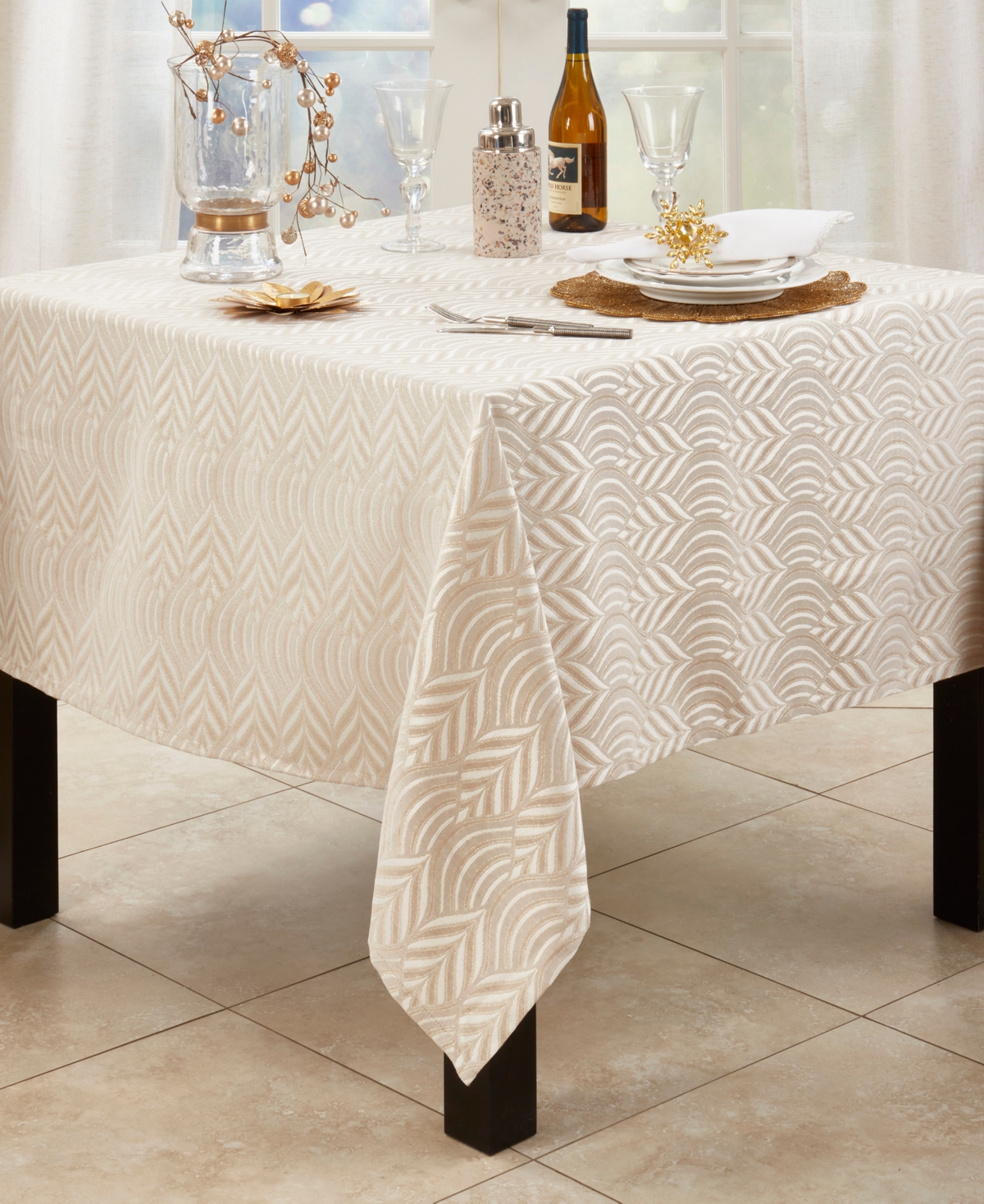 Saro Lifestyle Exquisite Jacquard Design Tablecloth, 72"x72" In Champagne