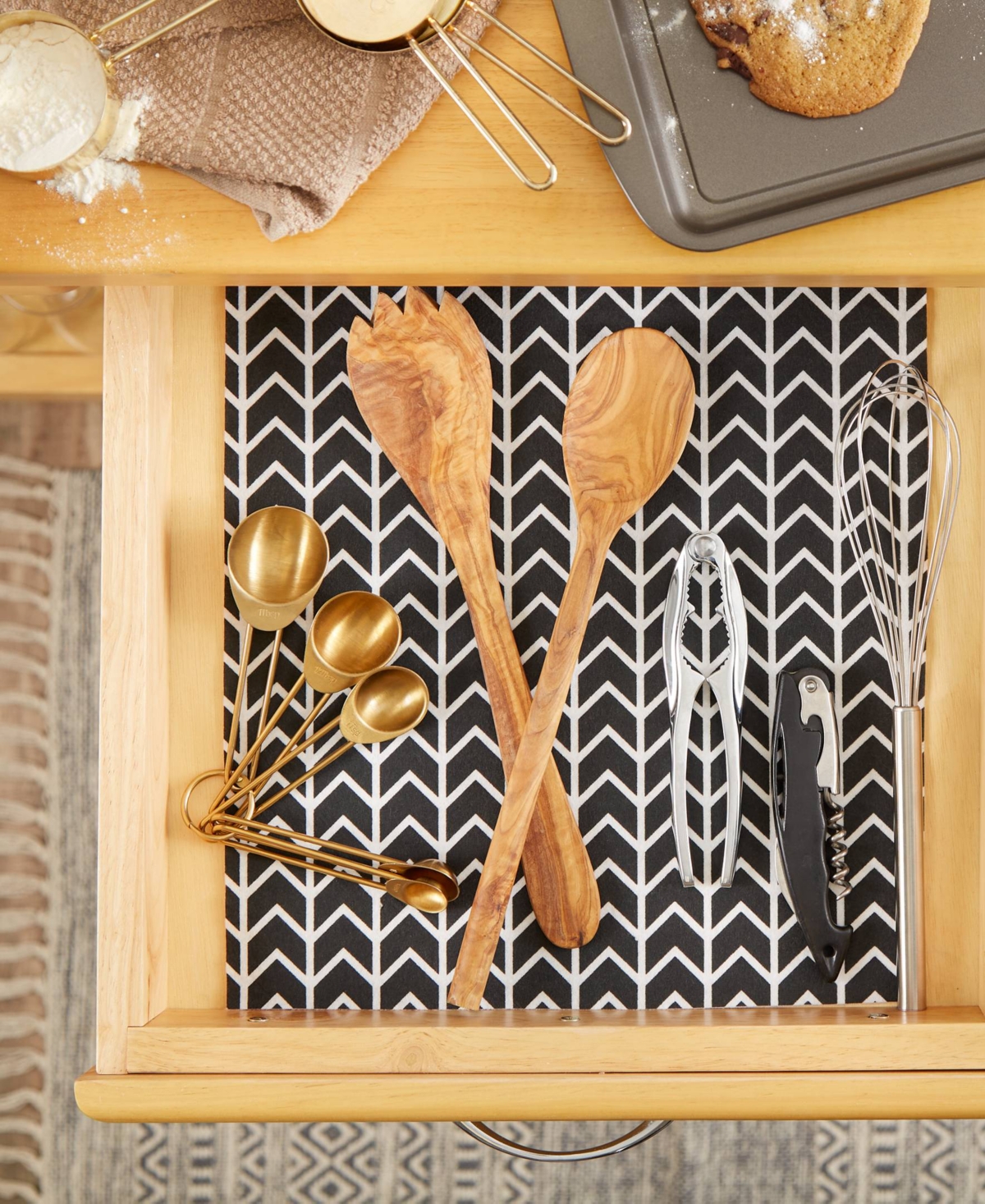Design Imports Fridge Shelf Liner Collection Non-adhesive, Cut To Fit, Machine Washable, 12x120", Black Herringbone In Black Herringbone