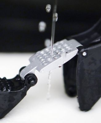 7x1.5" Jona's Easy Clean Garlic Press