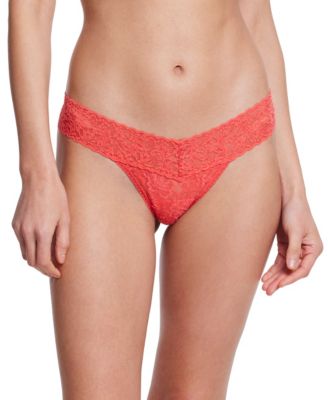Signature Lace Low Rise Thong Underwear
